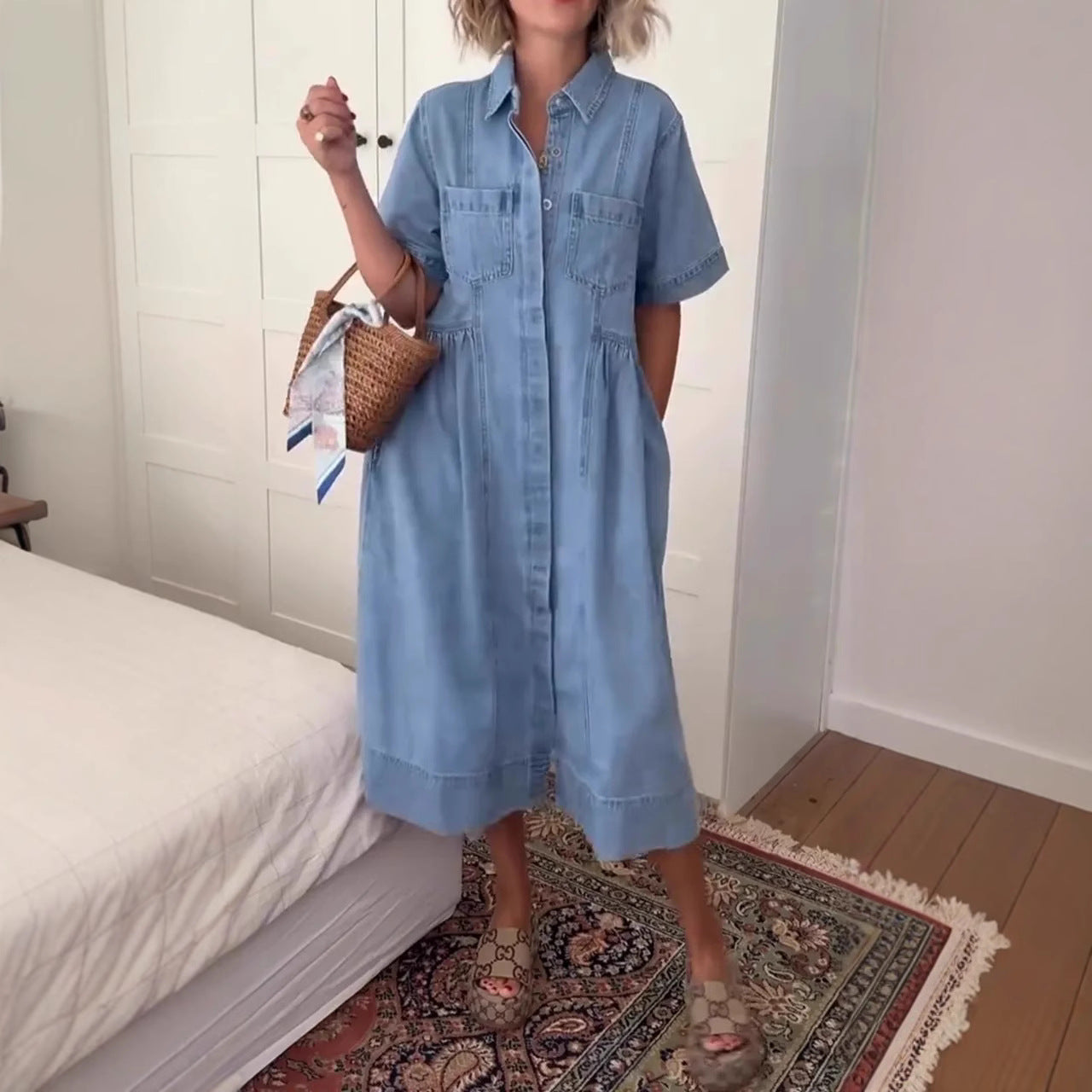 Fashionable Women's Turn-down Collar Denim Skirt With Pockets