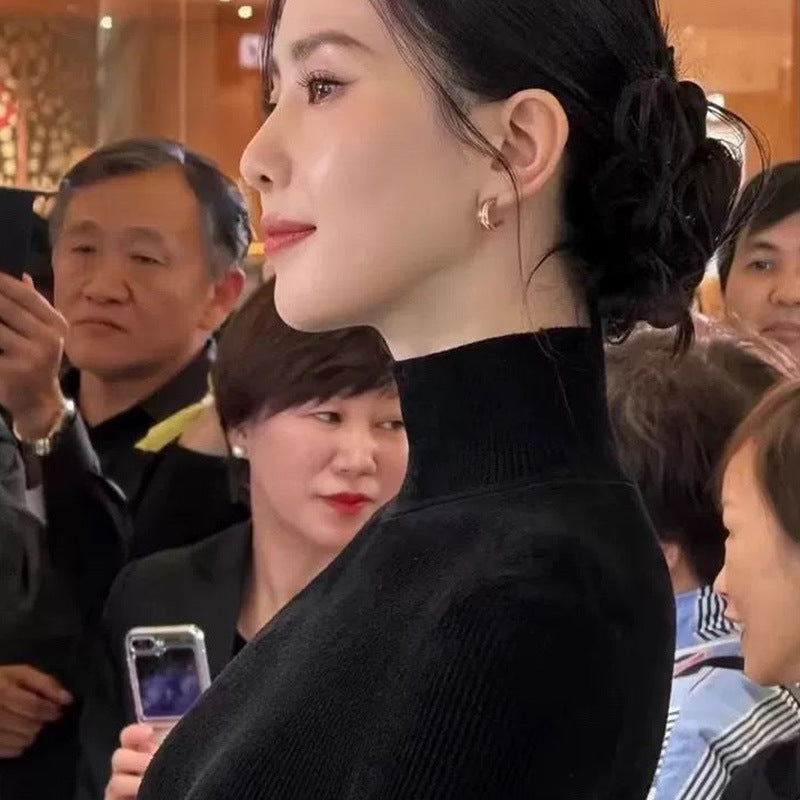 Women's Black Turtleneck Sweater Figure-flattering And Slimming